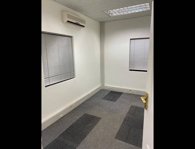 117M² OFFICE TO LET IN RUSTENBURG CENTRAL